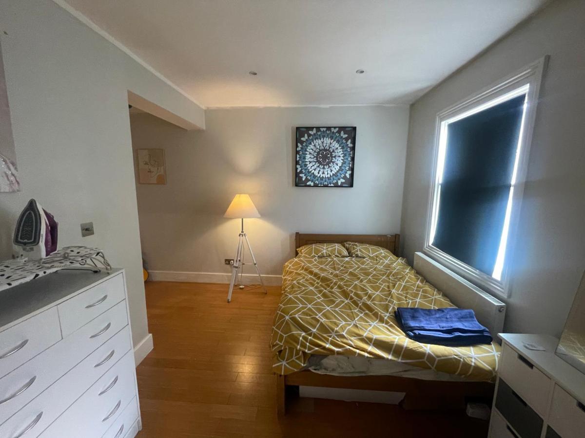 Gazde/Camere de închiriat Leytonstone *